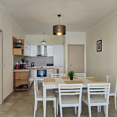 Stylish 2-bedroom In Apartment