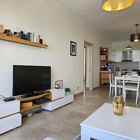 Apartment Stylish 2-bedroom In *